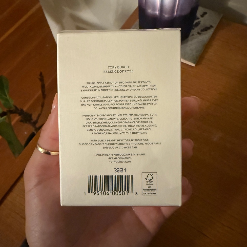 Tory Burch Essence of Rose body oil - Picture 2 of 3